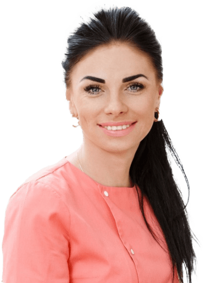 Smiling brunette woman with long ponytail